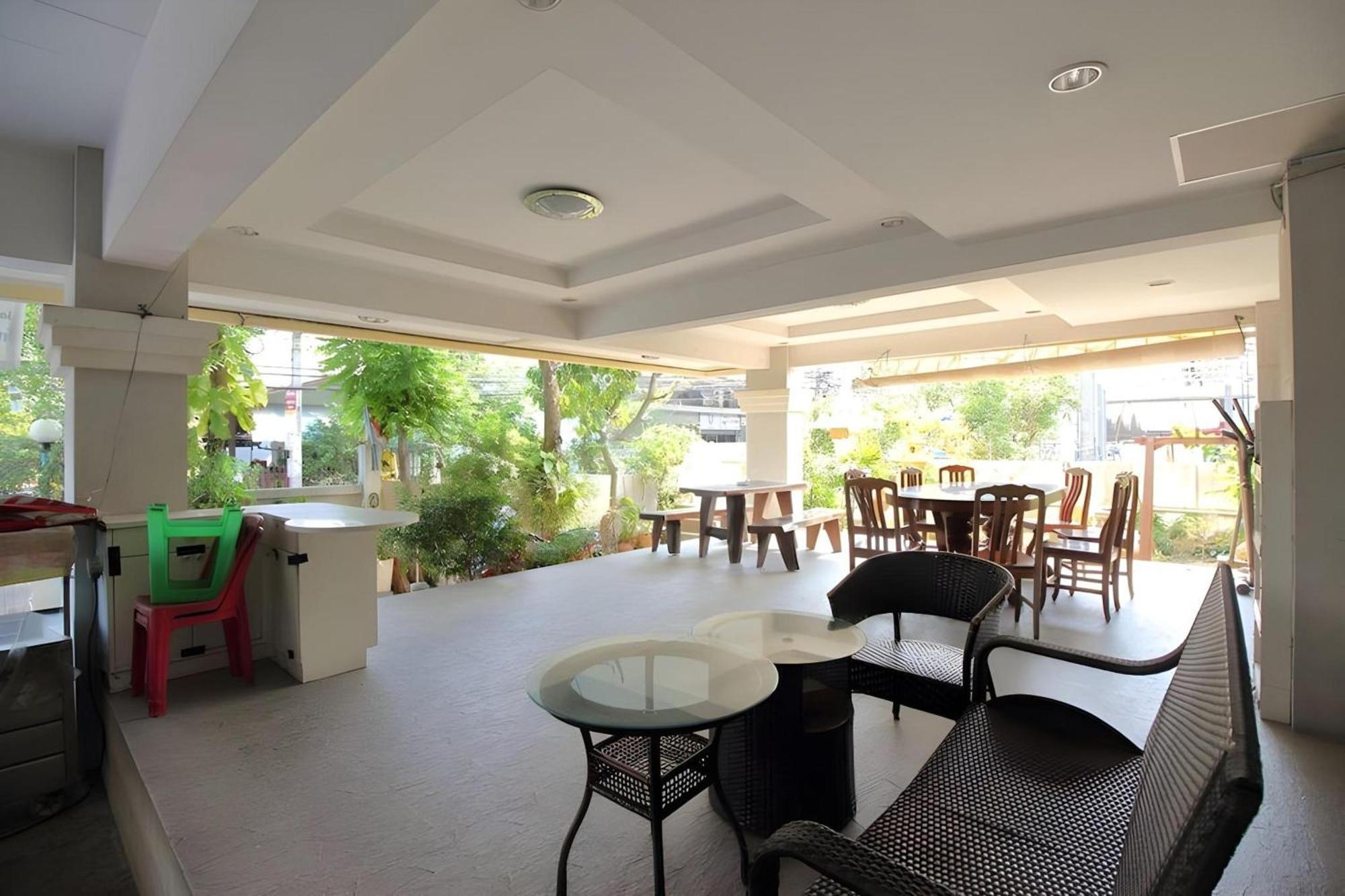 Super Oyo 498 Ladawan Villa Bangkok Exteriér fotografie